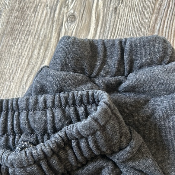 Gymshark sweatpants - Picture 3 of 4